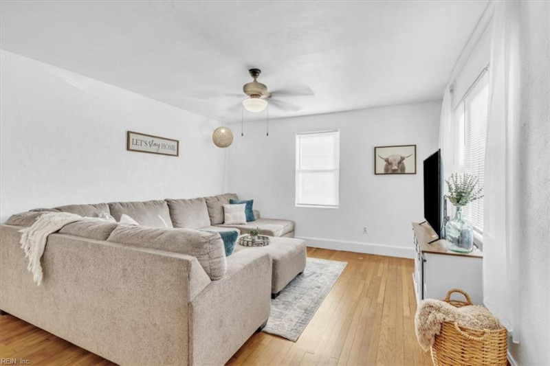 Photo 5 of 30 residential for sale in Portsmouth virginia