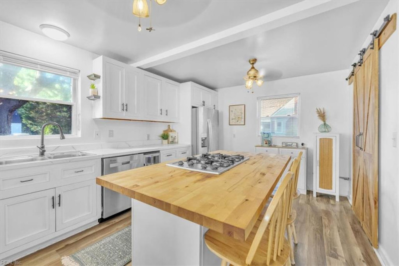 Photo 6 of 30 residential for sale in Portsmouth virginia