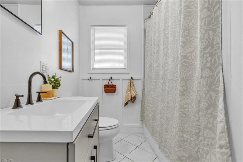 Photo 9 of 30 residential for sale in Portsmouth virginia