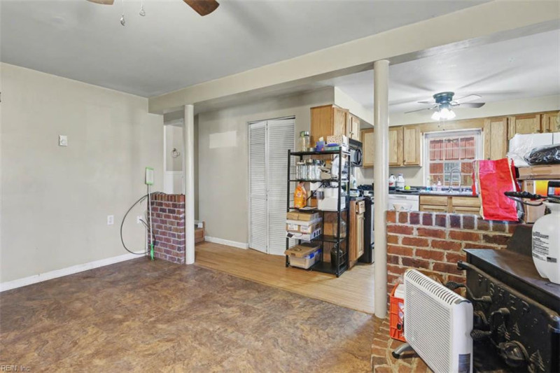 Photo 19 of 43 residential for sale in Gloucester County virginia
