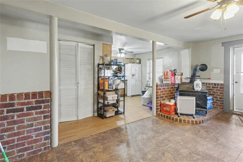 Photo 20 of 43 residential for sale in Gloucester County virginia