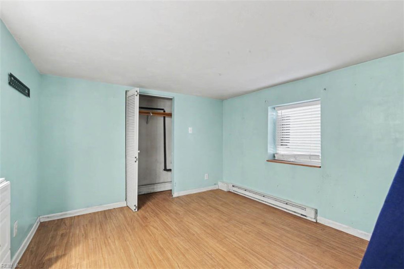 Photo 25 of 43 residential for sale in Gloucester County virginia