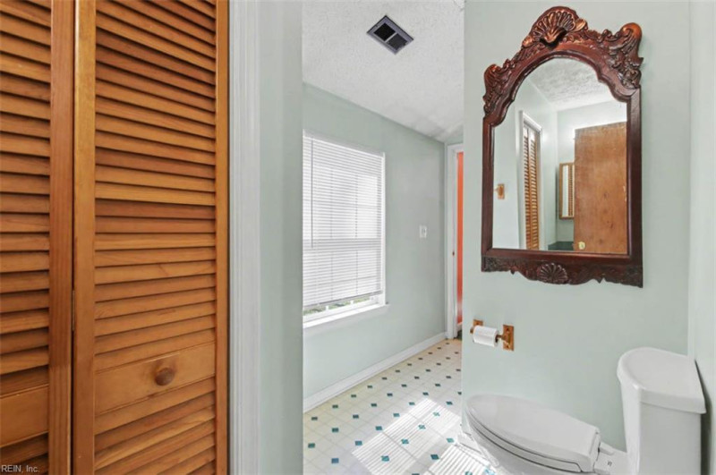 Photo 37 of 43 residential for sale in Gloucester County virginia