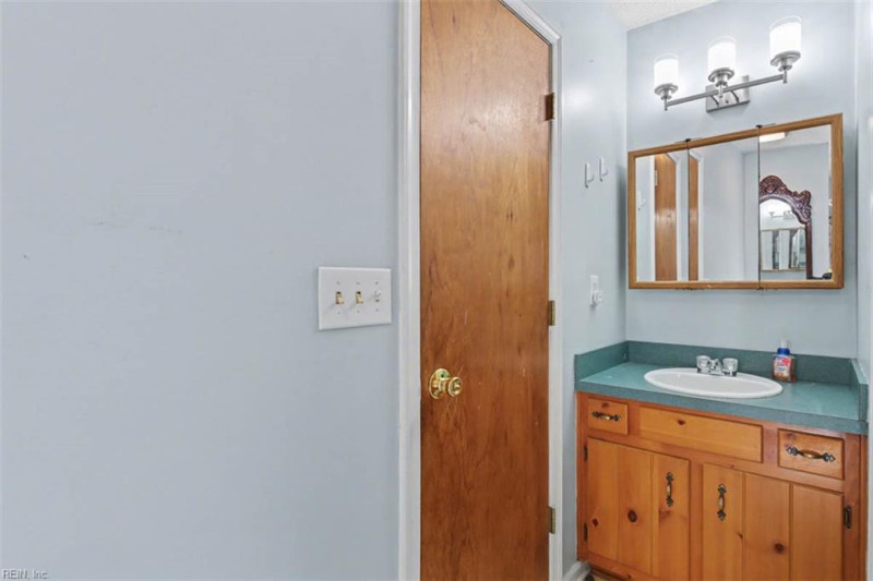 Photo 38 of 43 residential for sale in Gloucester County virginia