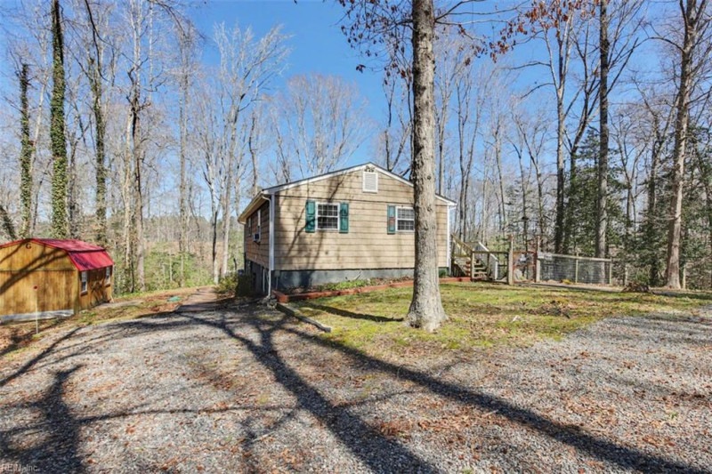Photo 4 of 43 residential for sale in Gloucester County virginia