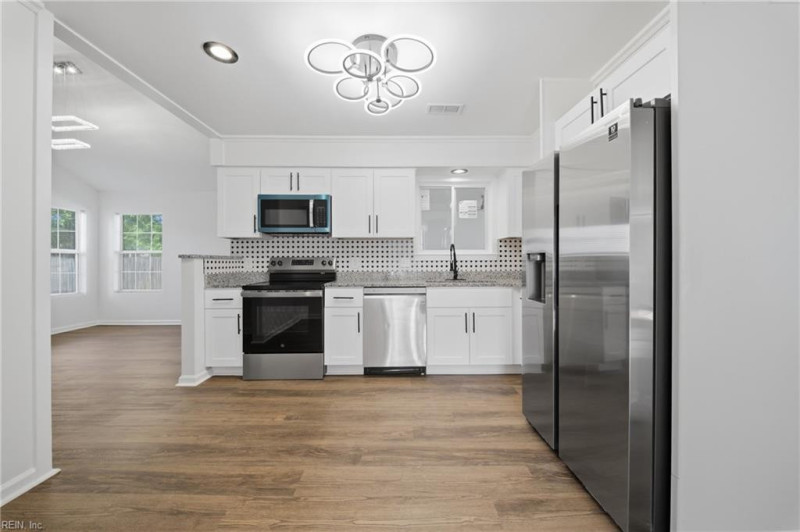 Photo 20 of 46 residential for sale in Suffolk virginia