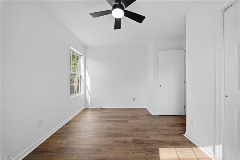 Photo 26 of 46 residential for sale in Suffolk virginia
