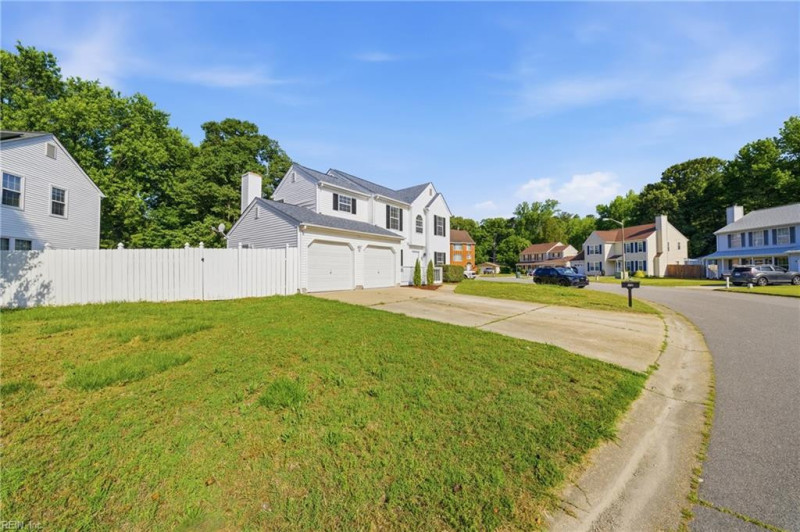 Photo 7 of 46 residential for sale in Suffolk virginia