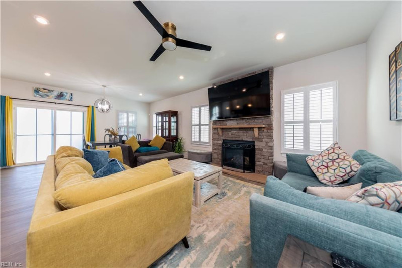 Photo 8 of 50 residential for sale in James City County virginia