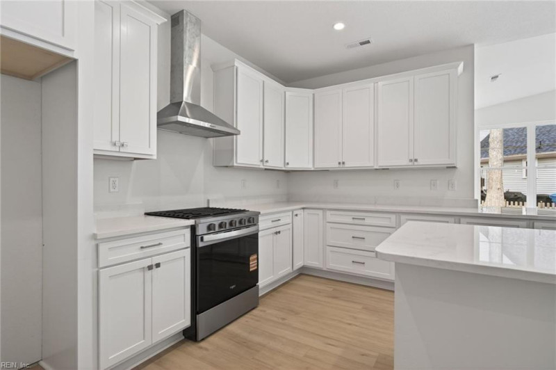 Photo 10 of 44 residential for sale in Virginia Beach virginia