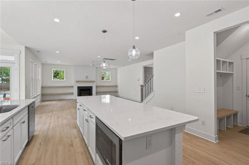 Photo 11 of 44 residential for sale in Virginia Beach virginia