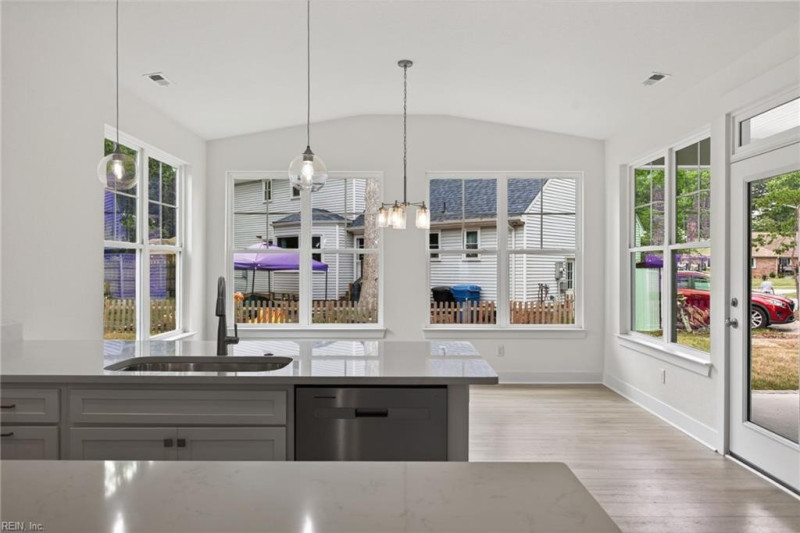 Photo 12 of 44 residential for sale in Virginia Beach virginia