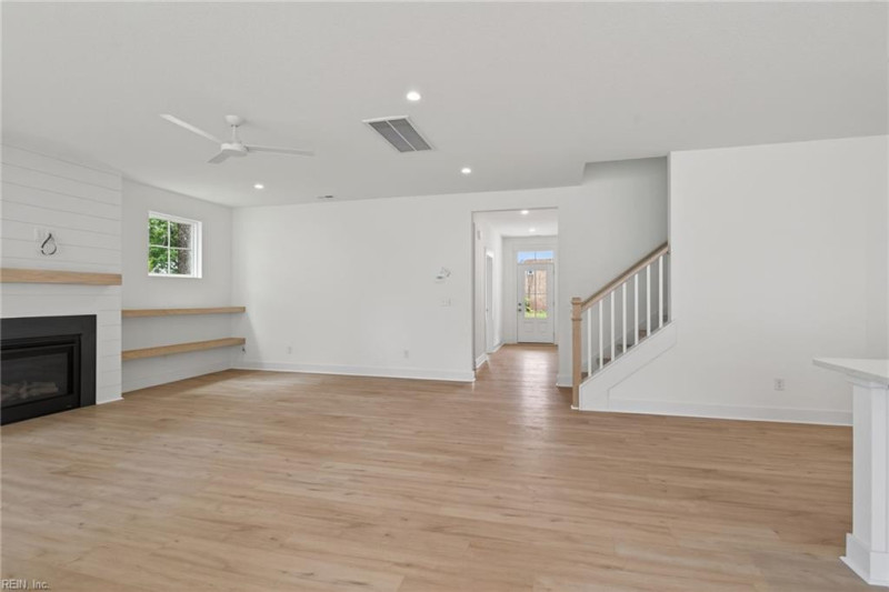 Photo 16 of 44 residential for sale in Virginia Beach virginia