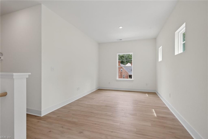 Photo 21 of 44 residential for sale in Virginia Beach virginia
