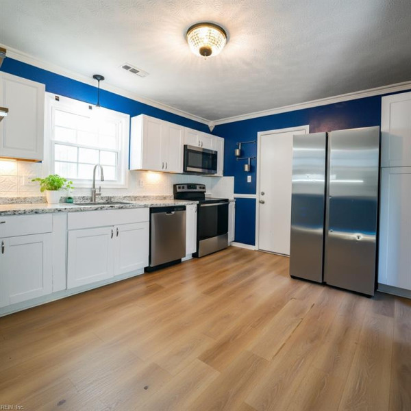 Photo 7 of 32 residential for sale in Newport News virginia