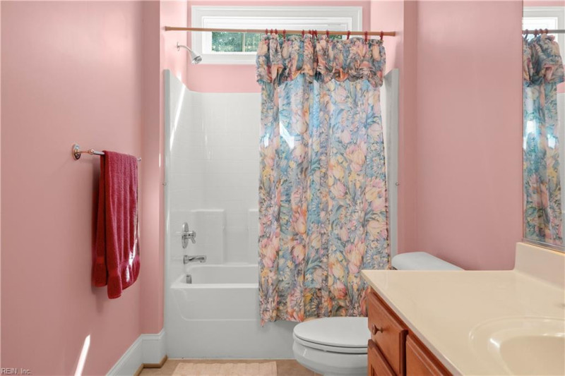 Photo 27 of 50 residential for sale in Gloucester County virginia