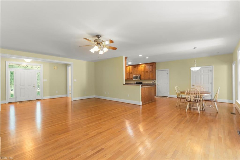 Photo 4 of 50 residential for sale in Gloucester County virginia