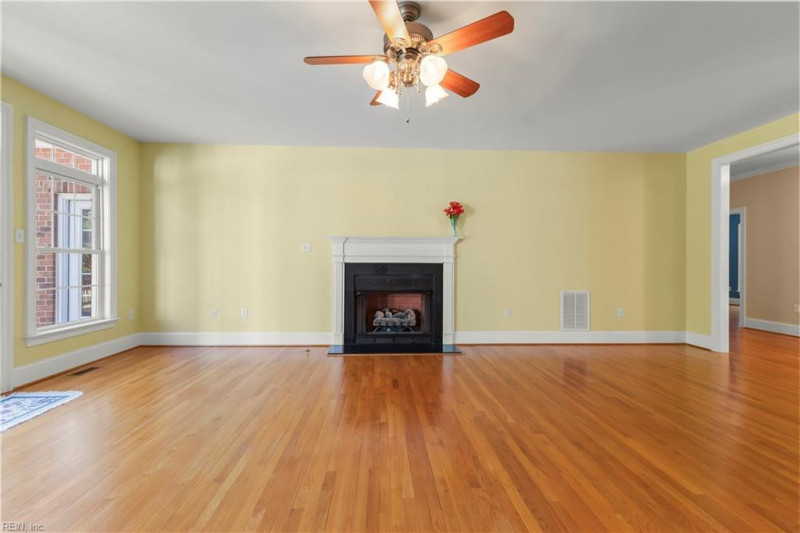 Photo 6 of 50 residential for sale in Gloucester County virginia