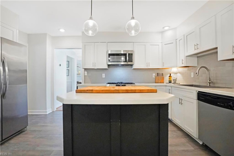 Photo 10 of 49 residential for sale in Suffolk virginia
