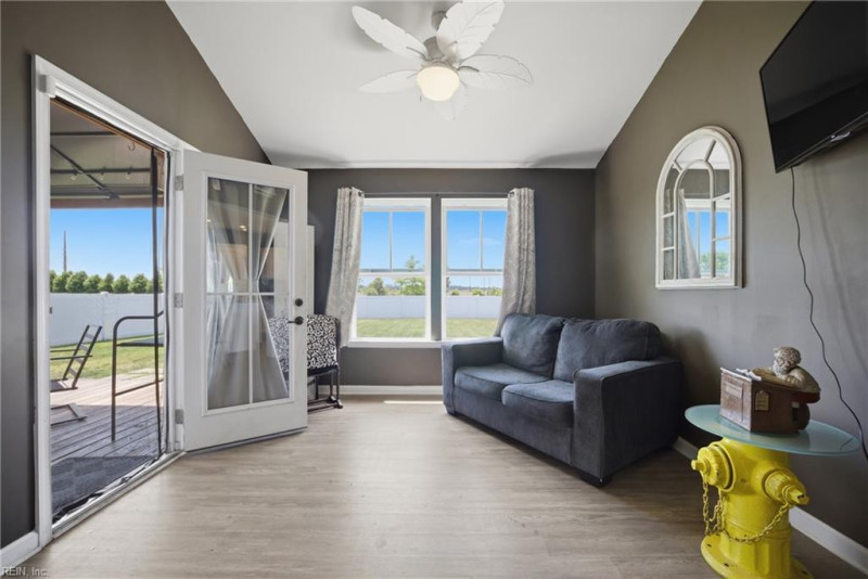 Photo 16 of 34 residential for sale in Currituck County virginia