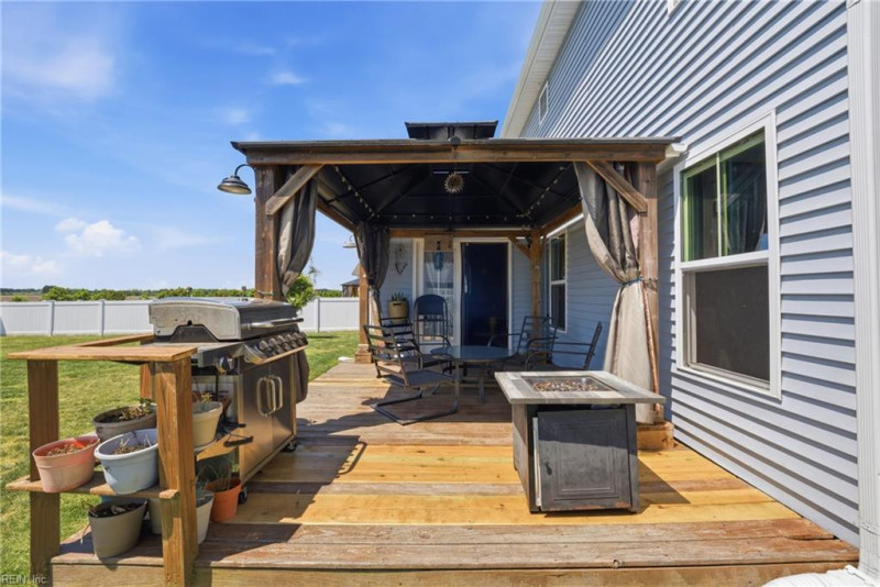 Photo 26 of 34 residential for sale in Currituck County virginia