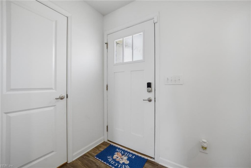 Photo 6 of 34 residential for sale in Currituck County virginia