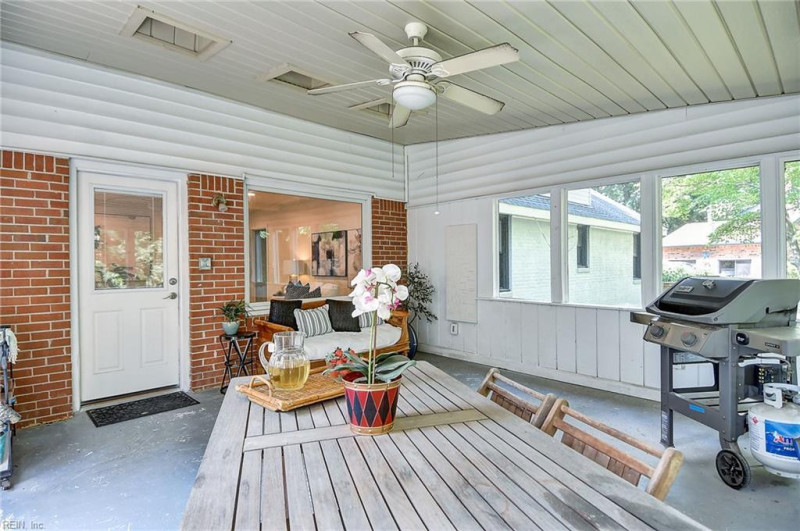 Photo 10 of 44 residential for sale in Virginia Beach virginia