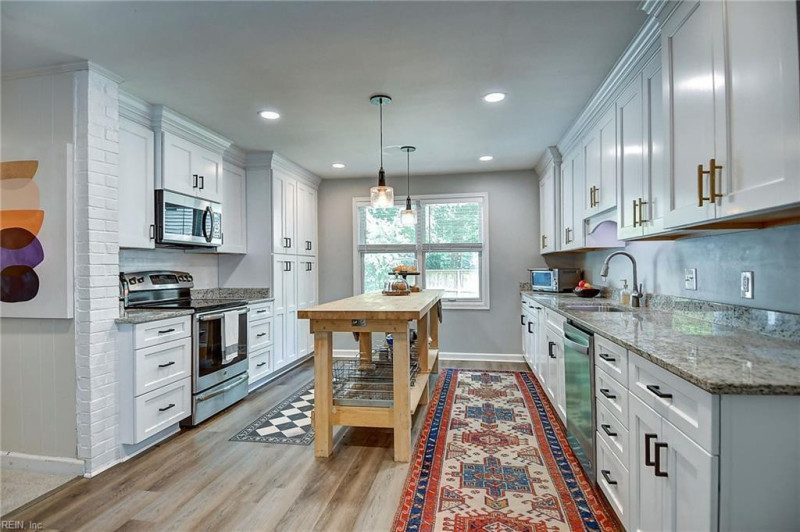 Photo 12 of 44 residential for sale in Virginia Beach virginia