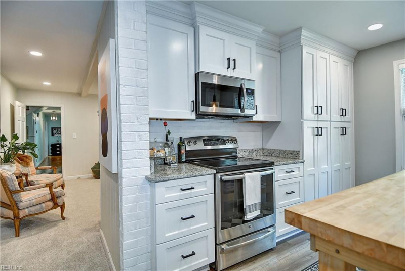 Photo 13 of 44 residential for sale in Virginia Beach virginia