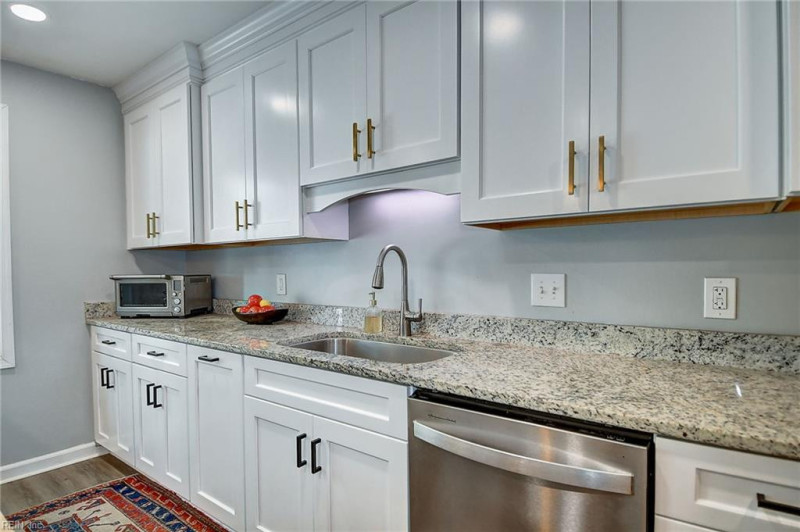 Photo 14 of 44 residential for sale in Virginia Beach virginia