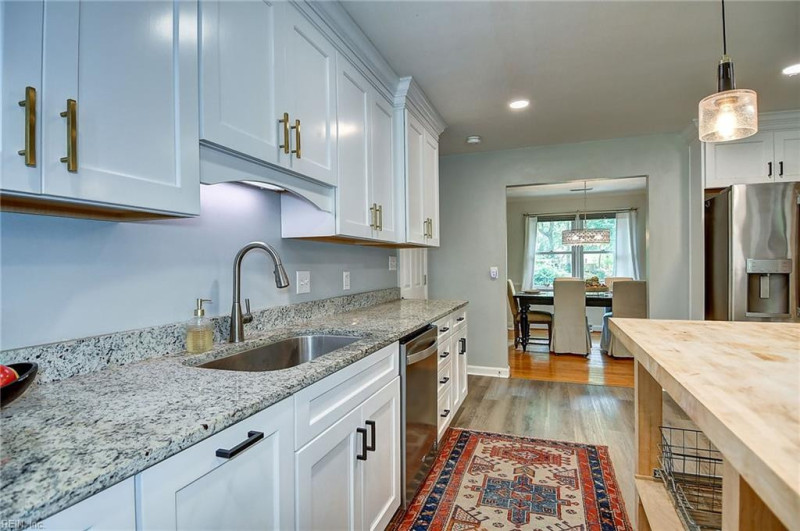 Photo 15 of 44 residential for sale in Virginia Beach virginia