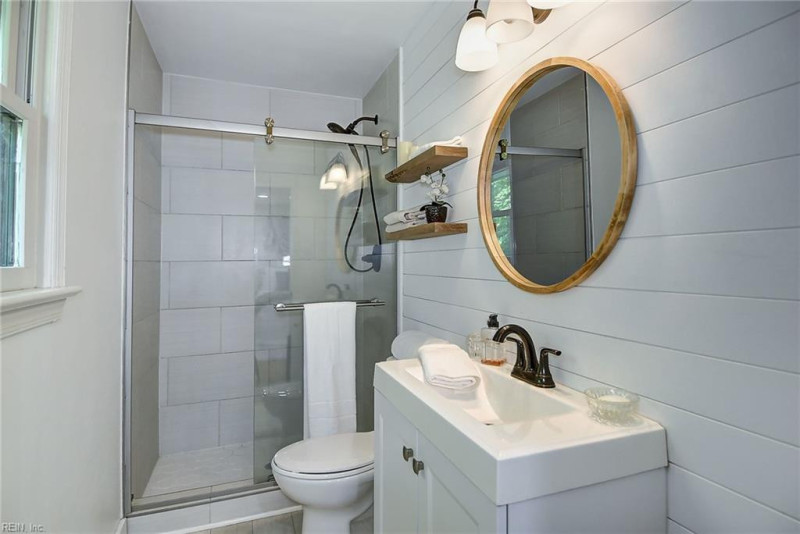 Photo 20 of 44 residential for sale in Virginia Beach virginia