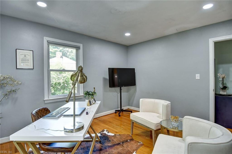 Photo 25 of 44 residential for sale in Virginia Beach virginia
