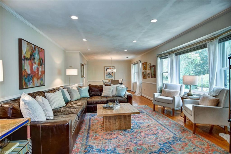 Photo 5 of 44 residential for sale in Virginia Beach virginia