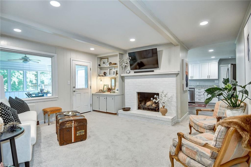 Photo 9 of 44 residential for sale in Virginia Beach virginia