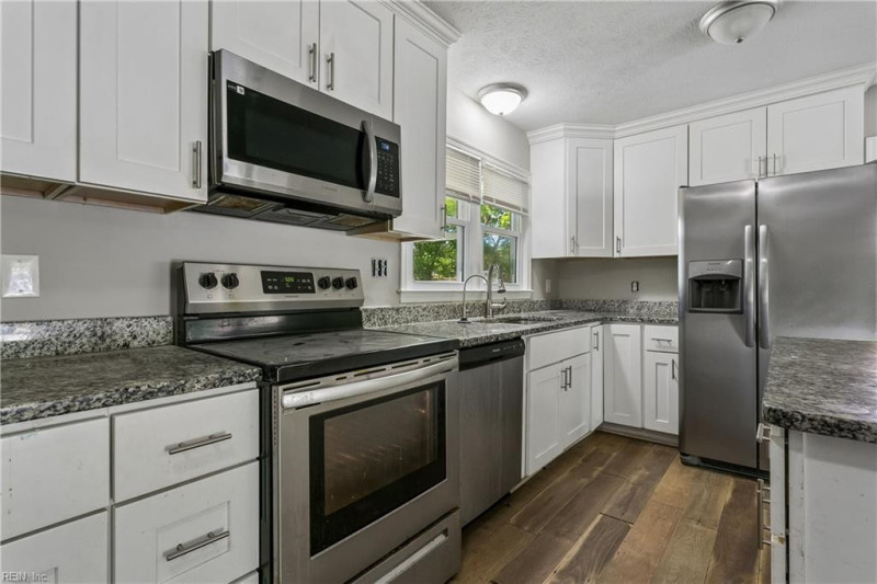 Photo 11 of 36 residential for sale in Newport News virginia