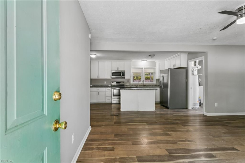 Photo 3 of 36 residential for sale in Newport News virginia