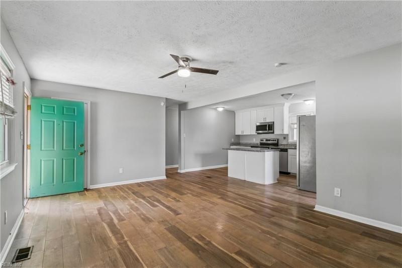 Photo 6 of 36 residential for sale in Newport News virginia