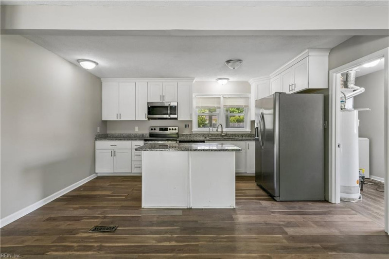 Photo 8 of 36 residential for sale in Newport News virginia
