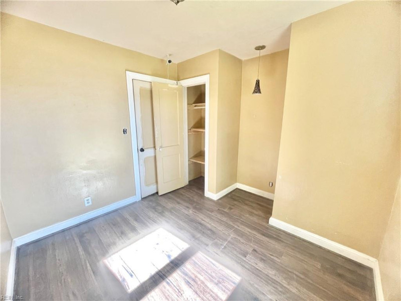 Photo 11 of 25 residential for sale in Norfolk virginia