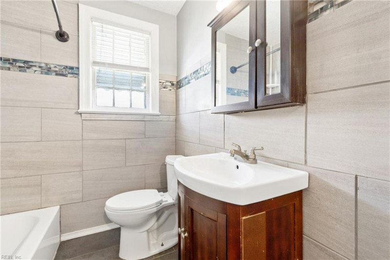 Photo 13 of 25 residential for sale in Norfolk virginia