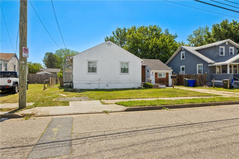 Photo 2 of 25 residential for sale in Norfolk virginia