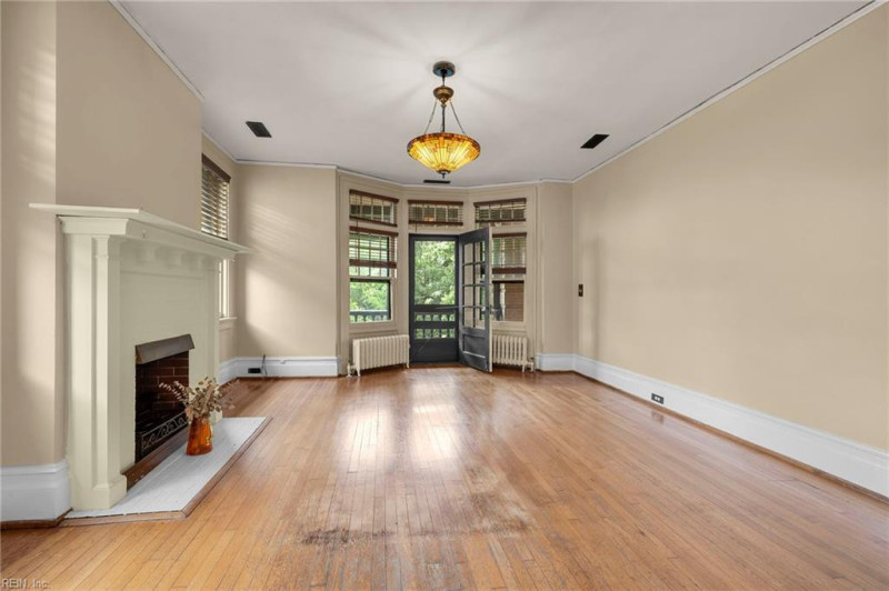 Photo 10 of 42 residential for sale in Norfolk virginia