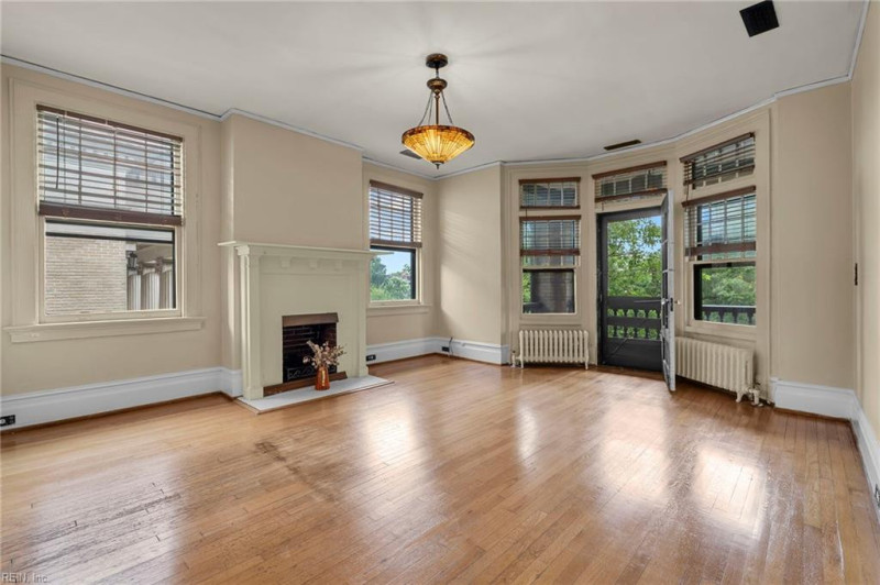 Photo 13 of 42 residential for sale in Norfolk virginia