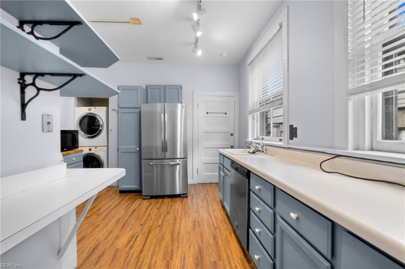 Photo 17 of 42 residential for sale in Norfolk virginia