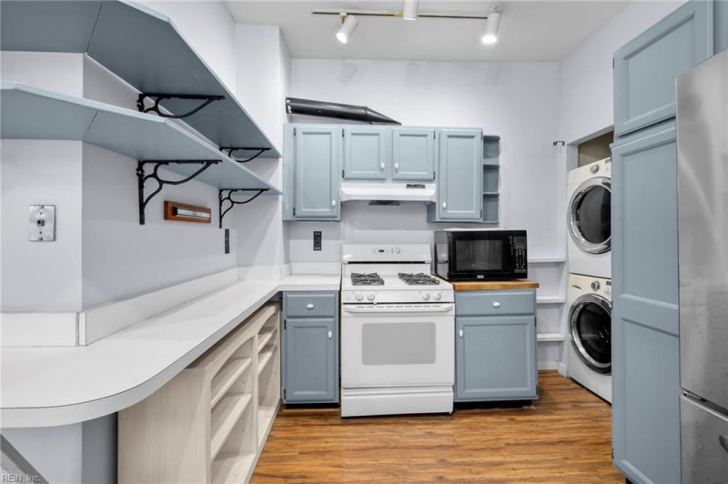 Photo 18 of 42 residential for sale in Norfolk virginia