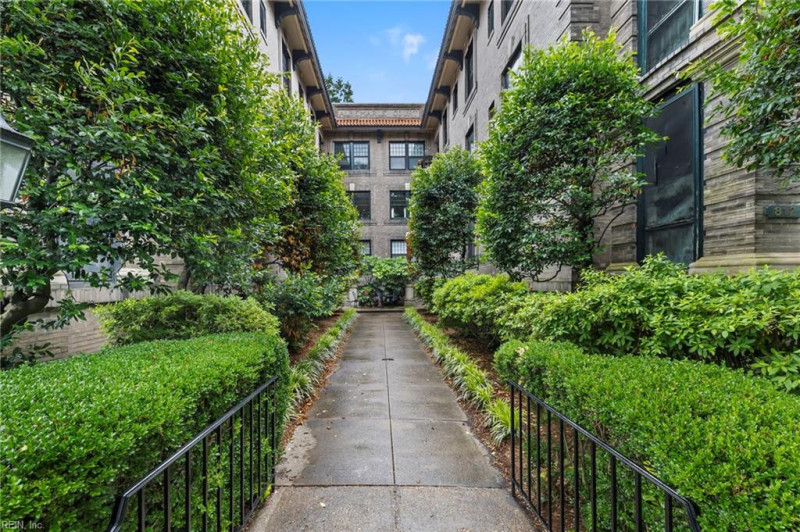 Photo 3 of 42 residential for sale in Norfolk virginia