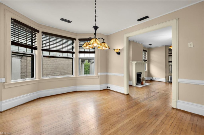 Photo 7 of 42 residential for sale in Norfolk virginia