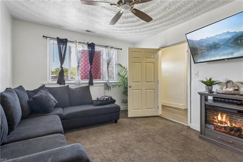 Photo 6 of 27 residential for sale in Norfolk virginia