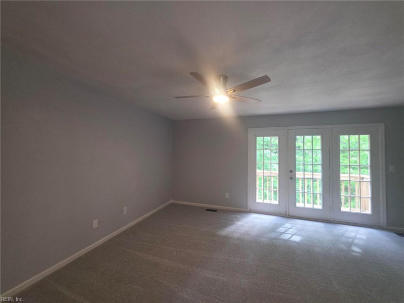 Photo 12 of 18 residential for sale in Chesapeake virginia
